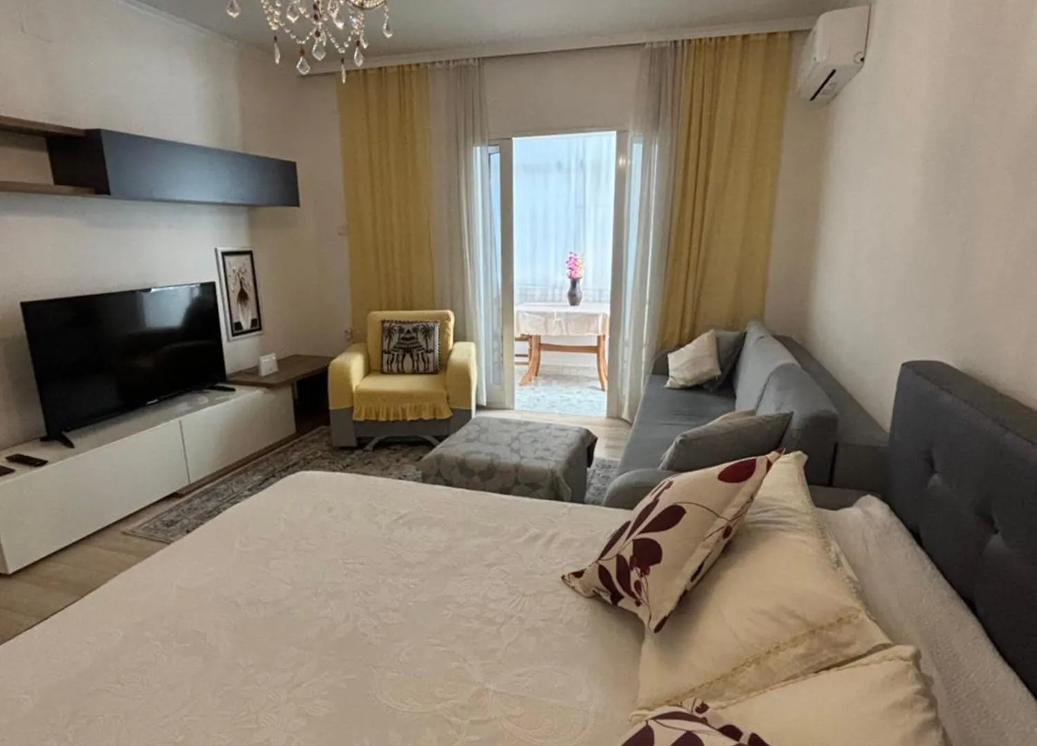 Apartment In Tirana Center 0*,